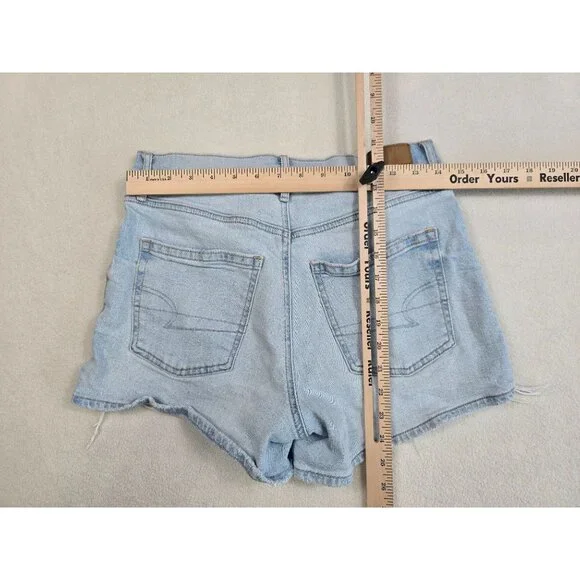 American Eagle Womens Relaxed Denim Shorts Size 4 Light Wash Distressed - Picture 4 of 4